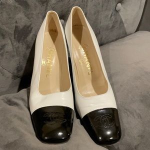 Chanel Pumps